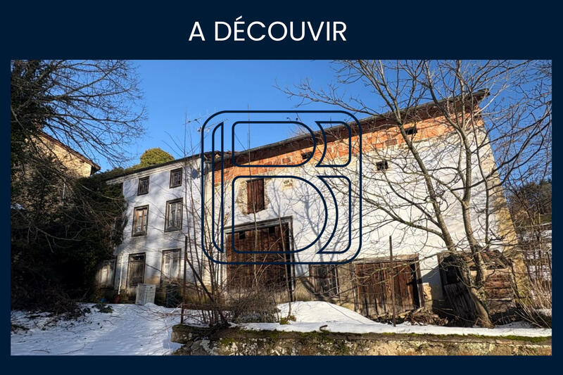 Maison - 99 m² - 7 pièces