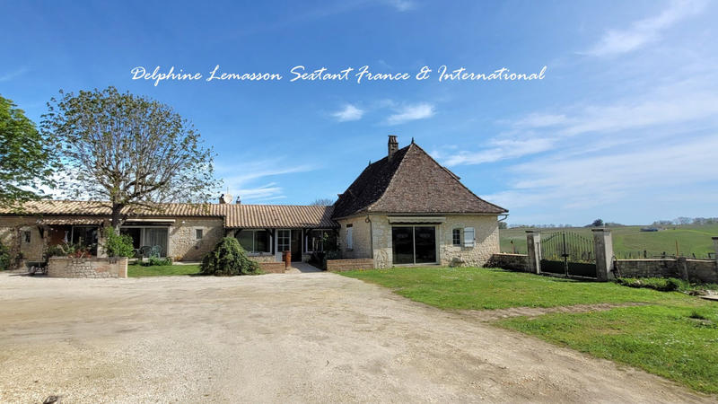 Maison - 435 m² - 13 pièces