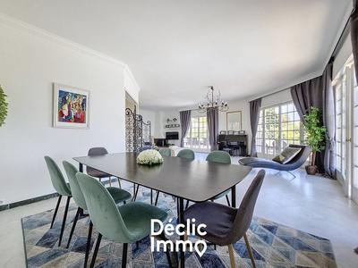 Maison - 326 m² - 7 pièces