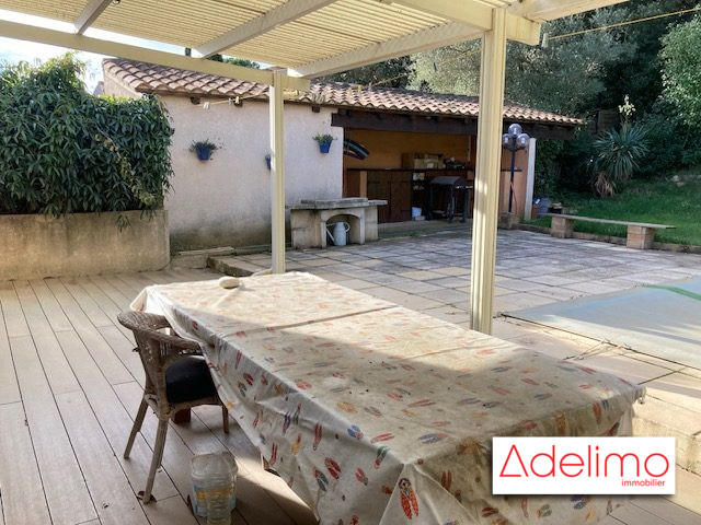 Maison - 190 m² - 8 pièces