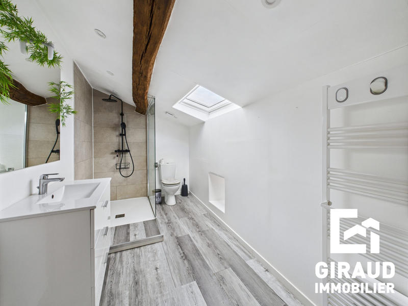 Maison - 210 m² - 6 pièces