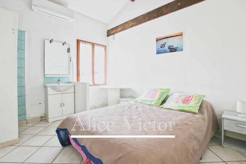 Maison - 355 m² - 12 pièces