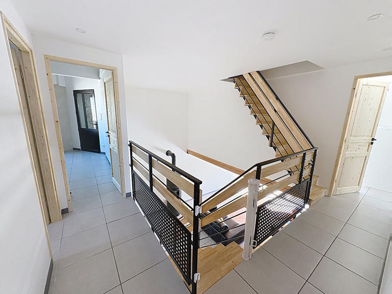 Maison - 250 m² - 7 pièces