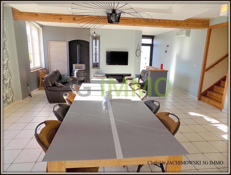 Maison - 212 m² - 10 pièces