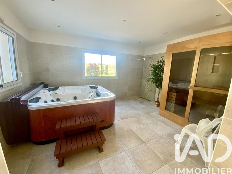 Maison - 525 m² - 12 pièces