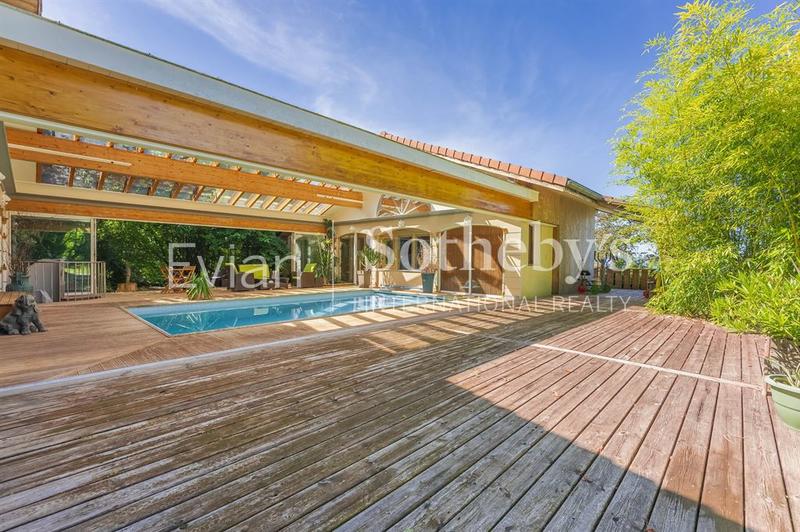 Maison - 306 m² - 6 pièces