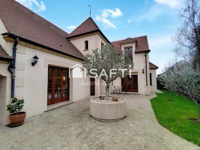 Maison - 228 m² - 7 pièces