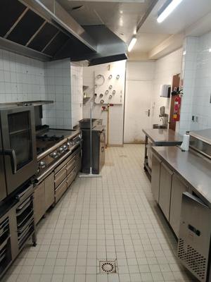 Local commercial - 200 m² - 3 pièces