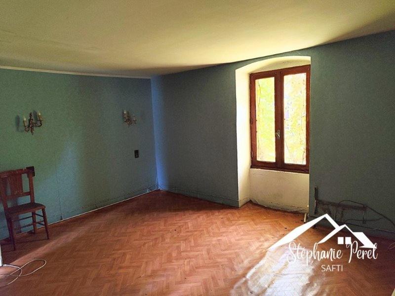 Maison - 260 m² - 8 pièces