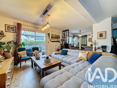 Maison - 96 m² - 5 pièces