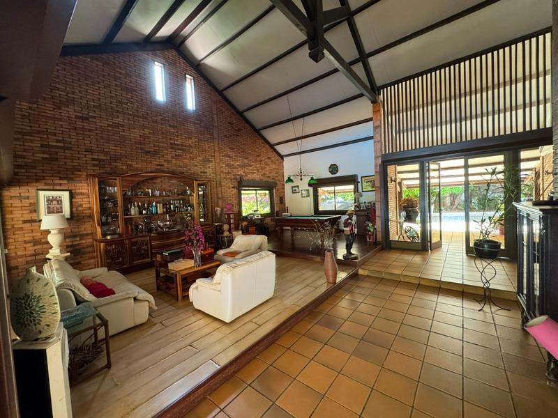 Maison - 233 m² - 6 pièces