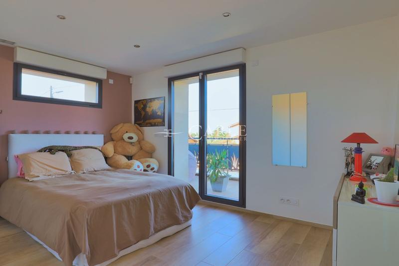 Villa - 197 m² - 7 pièces