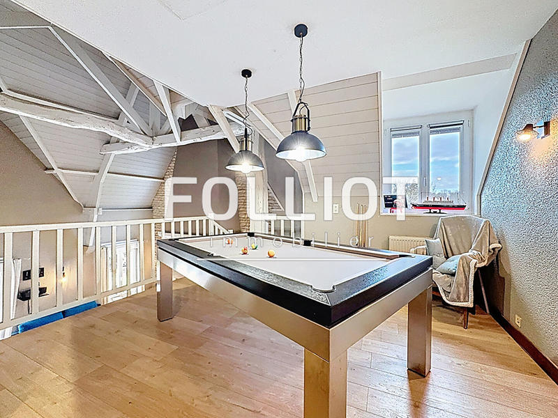 Maison - 198 m² - 6 pièces