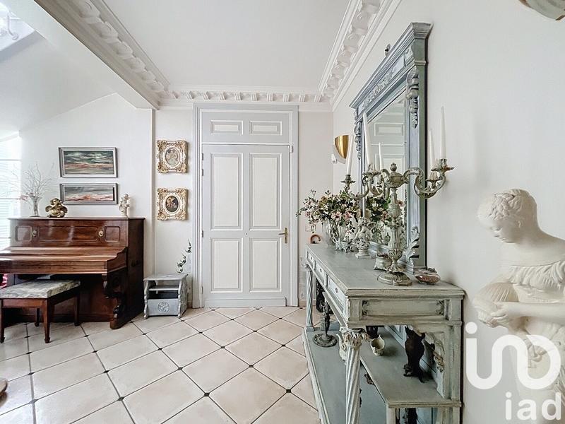 Maison - 455 m² - 12 pièces