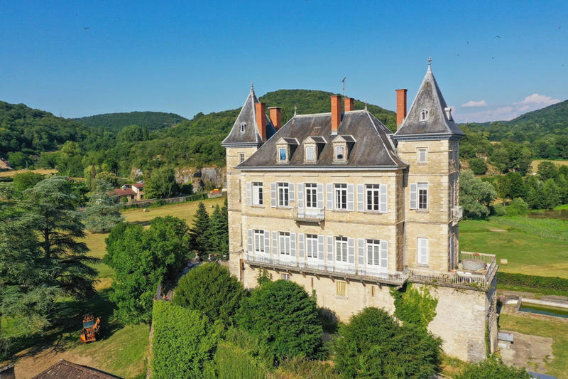 Château - 460 m² - 14 pièces