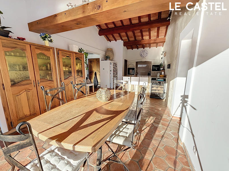 Maison - 212 m² - 9 pièces