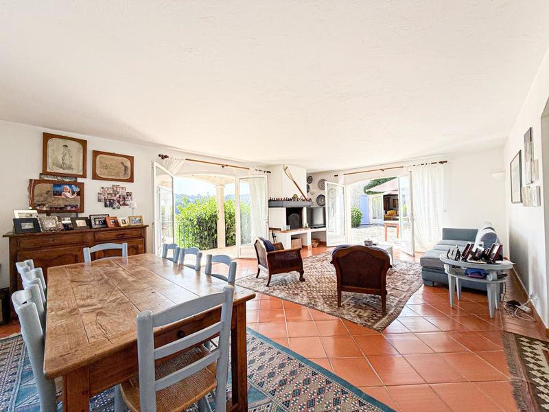 Maison chambre d'hôtes - 545 m² - 18 pièces