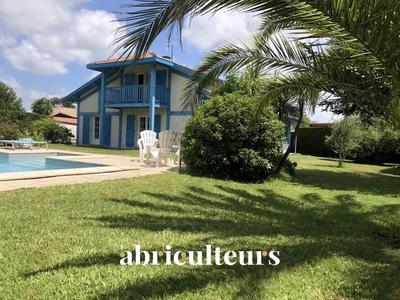 Maison - 160 m² - 5 pièces