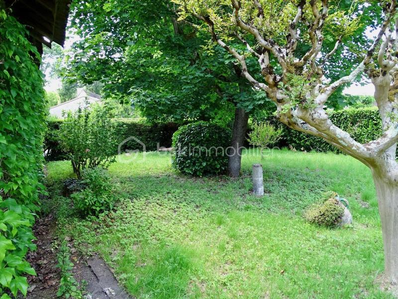 Maison - 400 m² - 6 pièces