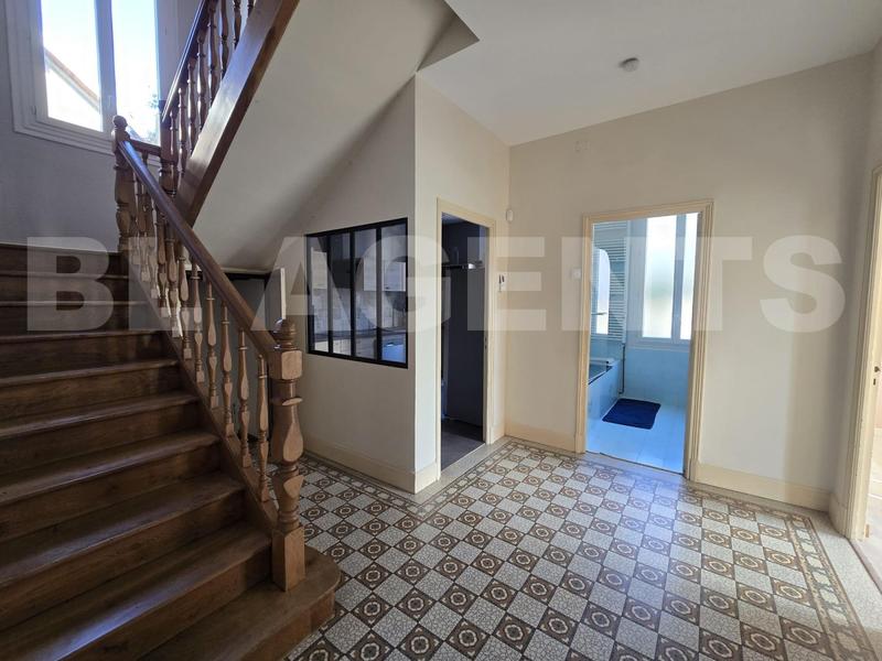 Maison - 200 m² - 5 pièces