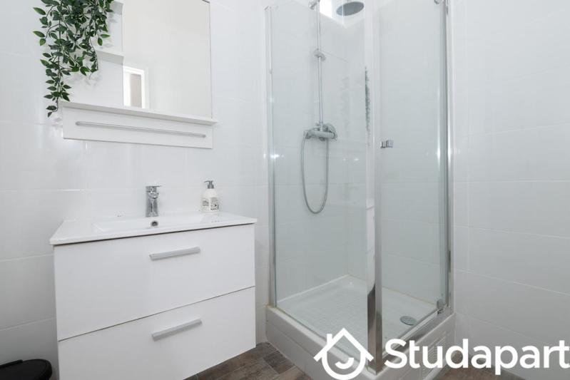 Chambre - 13 m² - 1 pièce