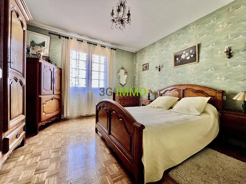 Maison traditionnelle - 195 m² - 5 pièces