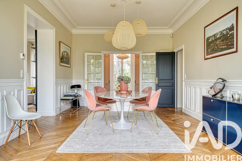 Maison - 235 m² - 9 pièces