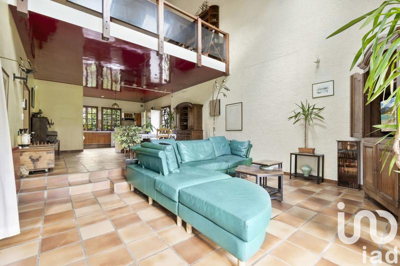 Maison - 277 m² - 10 pièces