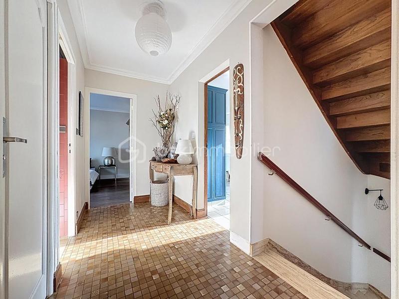 Pavillon - 180 m² - 6 pièces