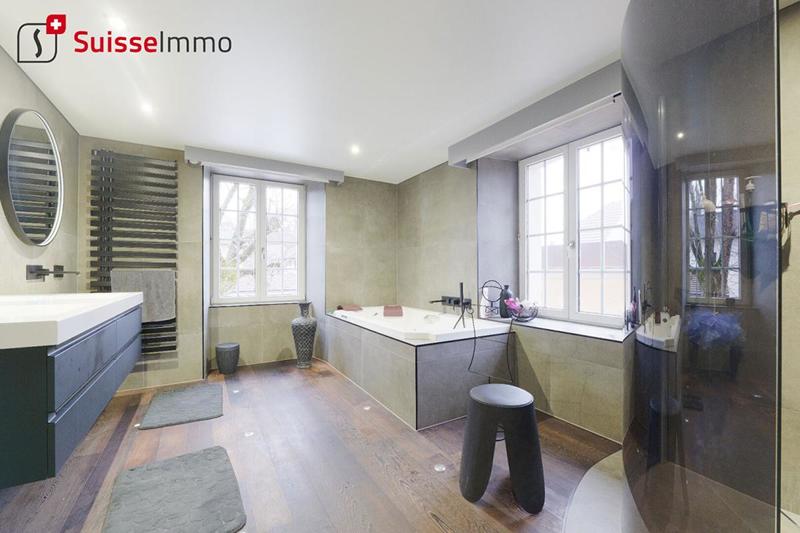 Maison - 295 m² - 10 pièces