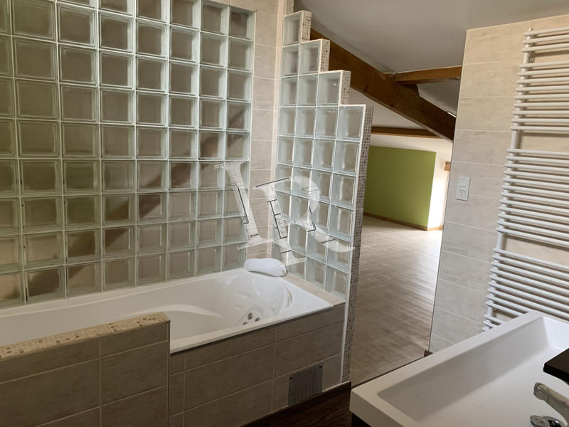 Maison - 90 m² - 3 pièces