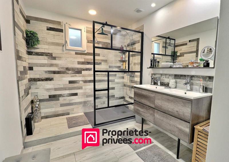 Villa - 222 m² - 10 pièces