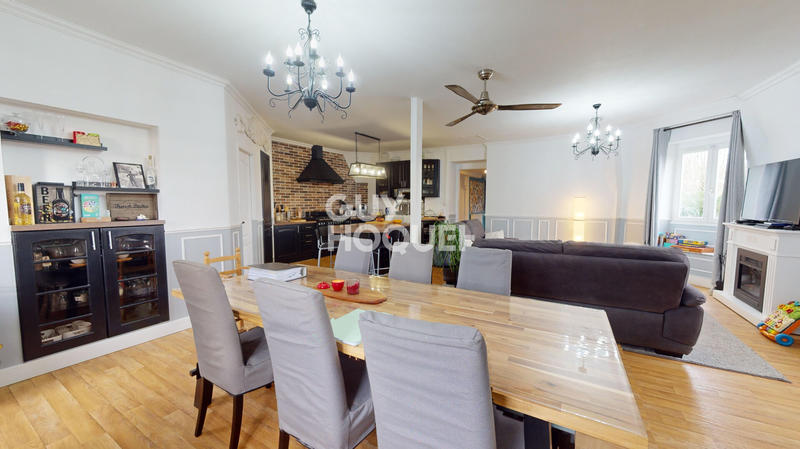 Appartement - 164 m² - 5 pièces