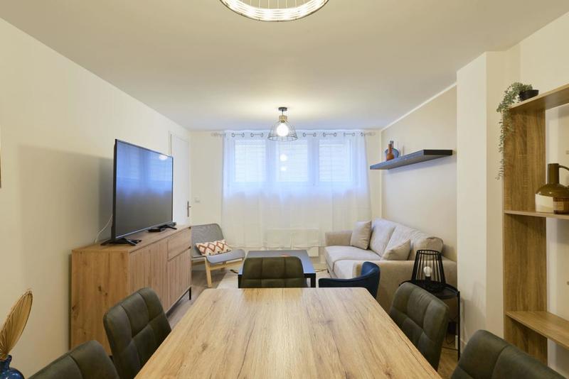 Maison - 94 m² - 6 pièces