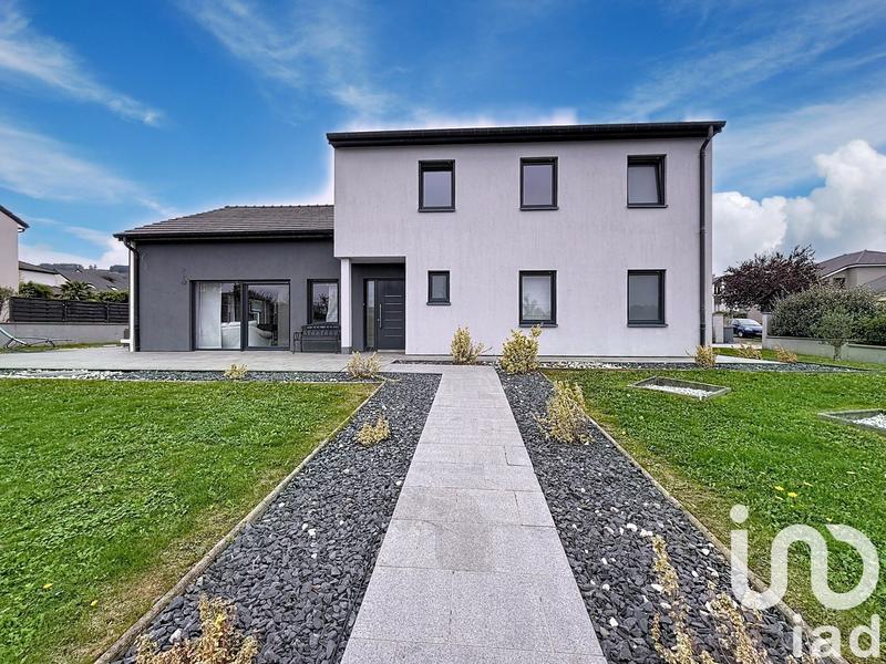 Maison - 230 m² - 6 pièces