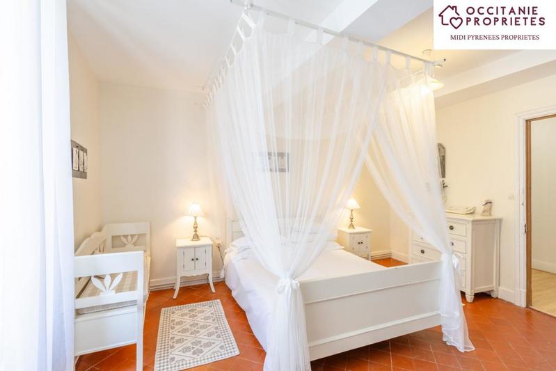 Maison de maîtres - 276 m² - 9 pièces