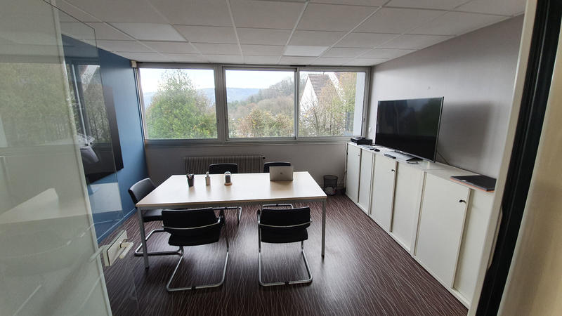Bureau - 235 m²