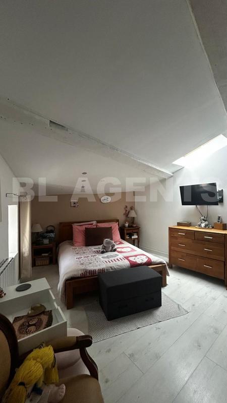 Appartement - 141 m² - 6 pièces