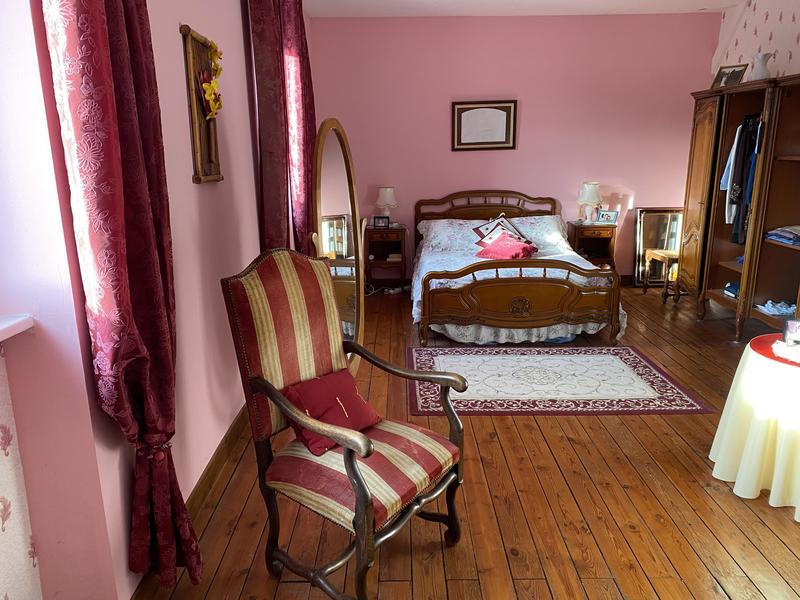 Maison ancienne - 243 m² - 7 pièces