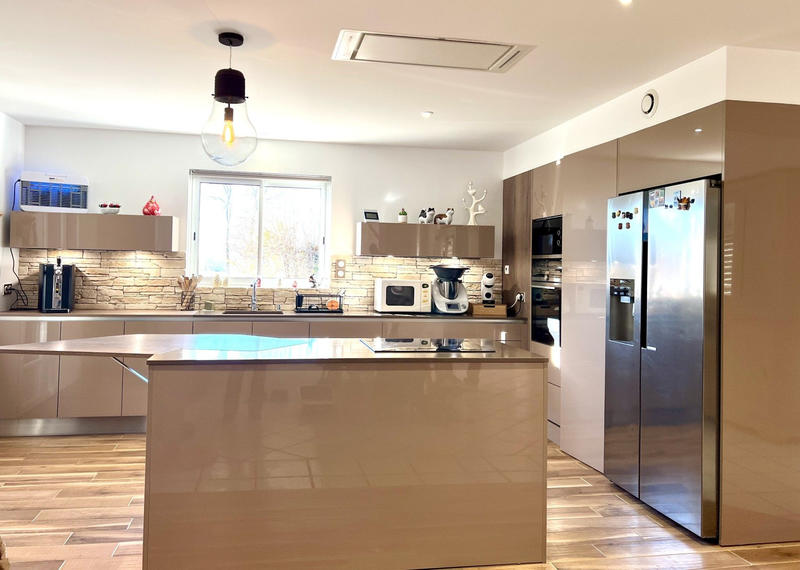 Maison - 226 m² - 8 pièces