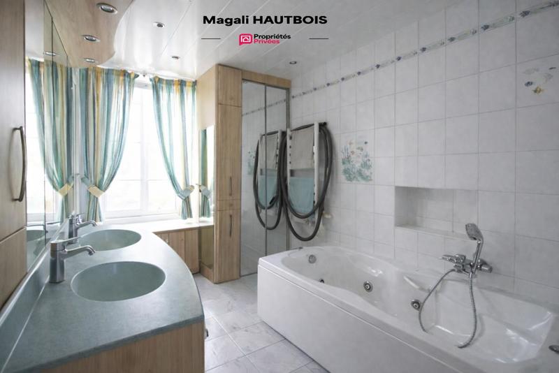 Villa - 220 m² - 10 pièces