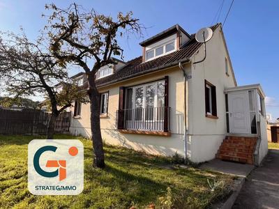 Maison - 98 m² - 6 pièces