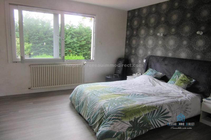 Propriété - 276 m² - 6 pièces