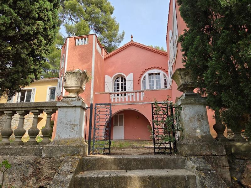 Villa - 322 m² - 12 pièces