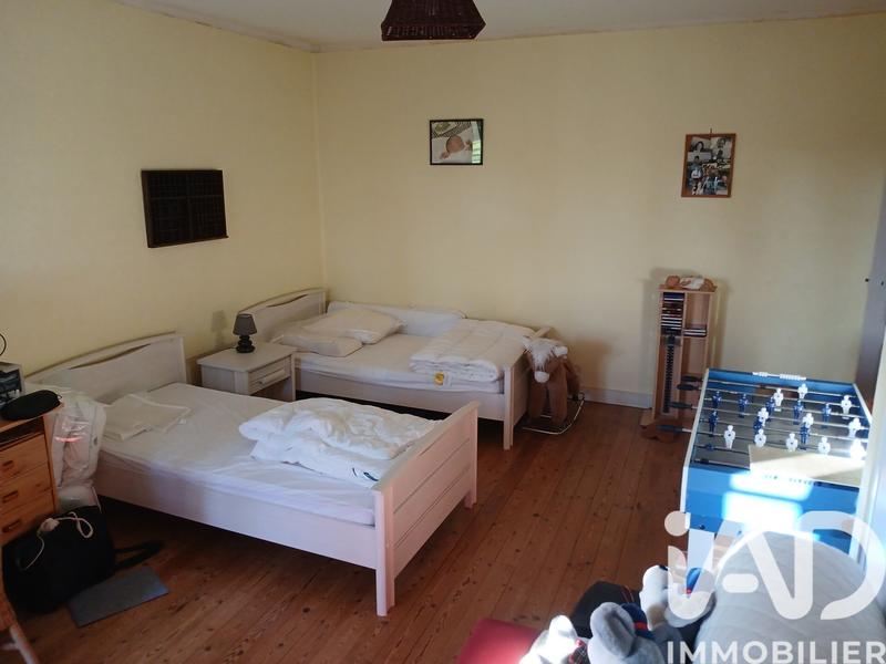 Maison - 212 m² - 11 pièces