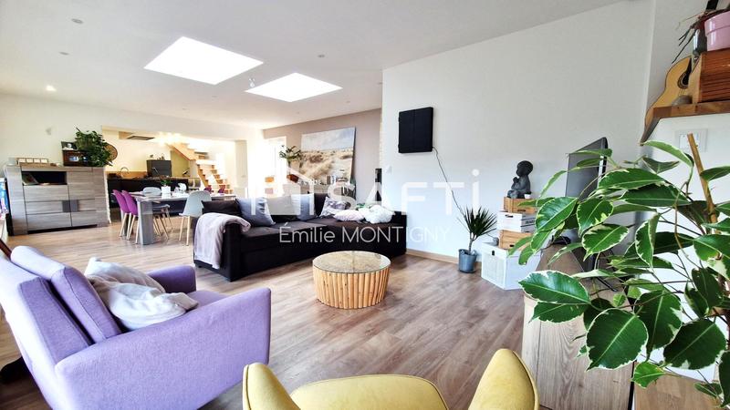 Maison - 233 m² - 9 pièces