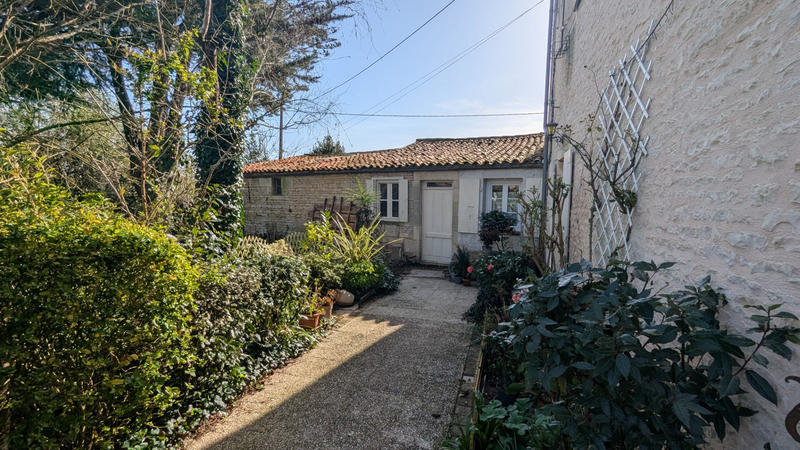 Maison - 321 m² - 7 pièces