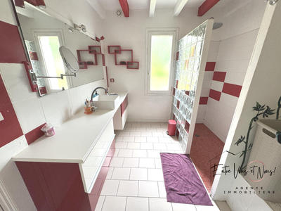 Maison traditionnelle - 189 m² - 6 pièces