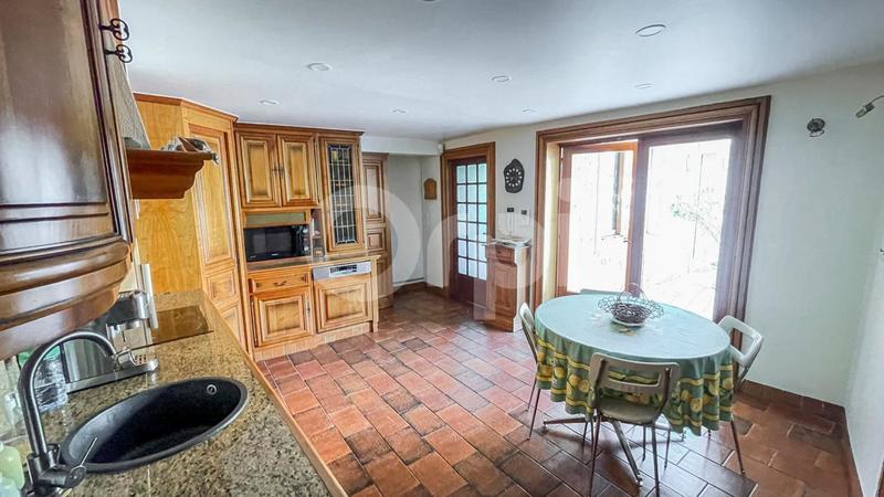 Maison en pierre - 323 m² - 10 pièces