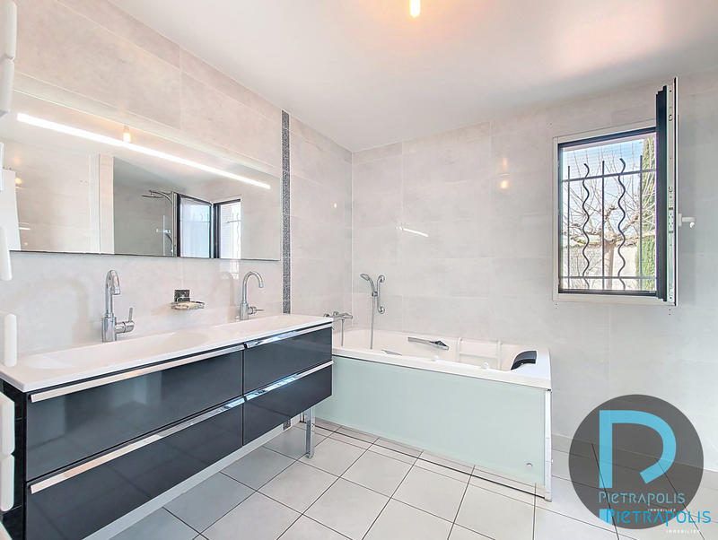 Maison contemporaine - 152 m² - 6 pièces